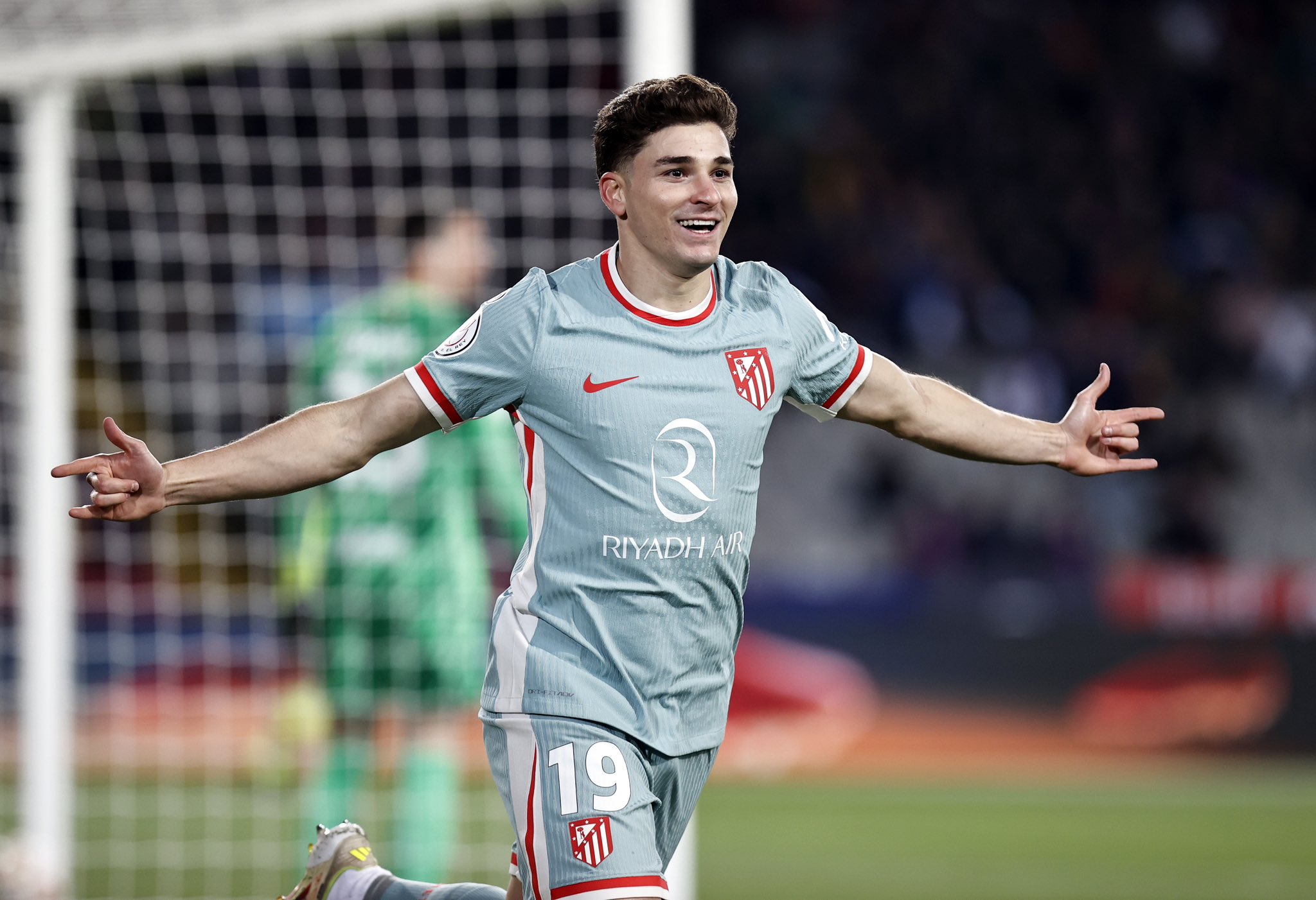 马赛新援表现抢眼,成为队内最具攻击威胁的球员的简单介绍 马赛新援表现抢眼,成为队内最具攻击威胁的球员的简单介绍