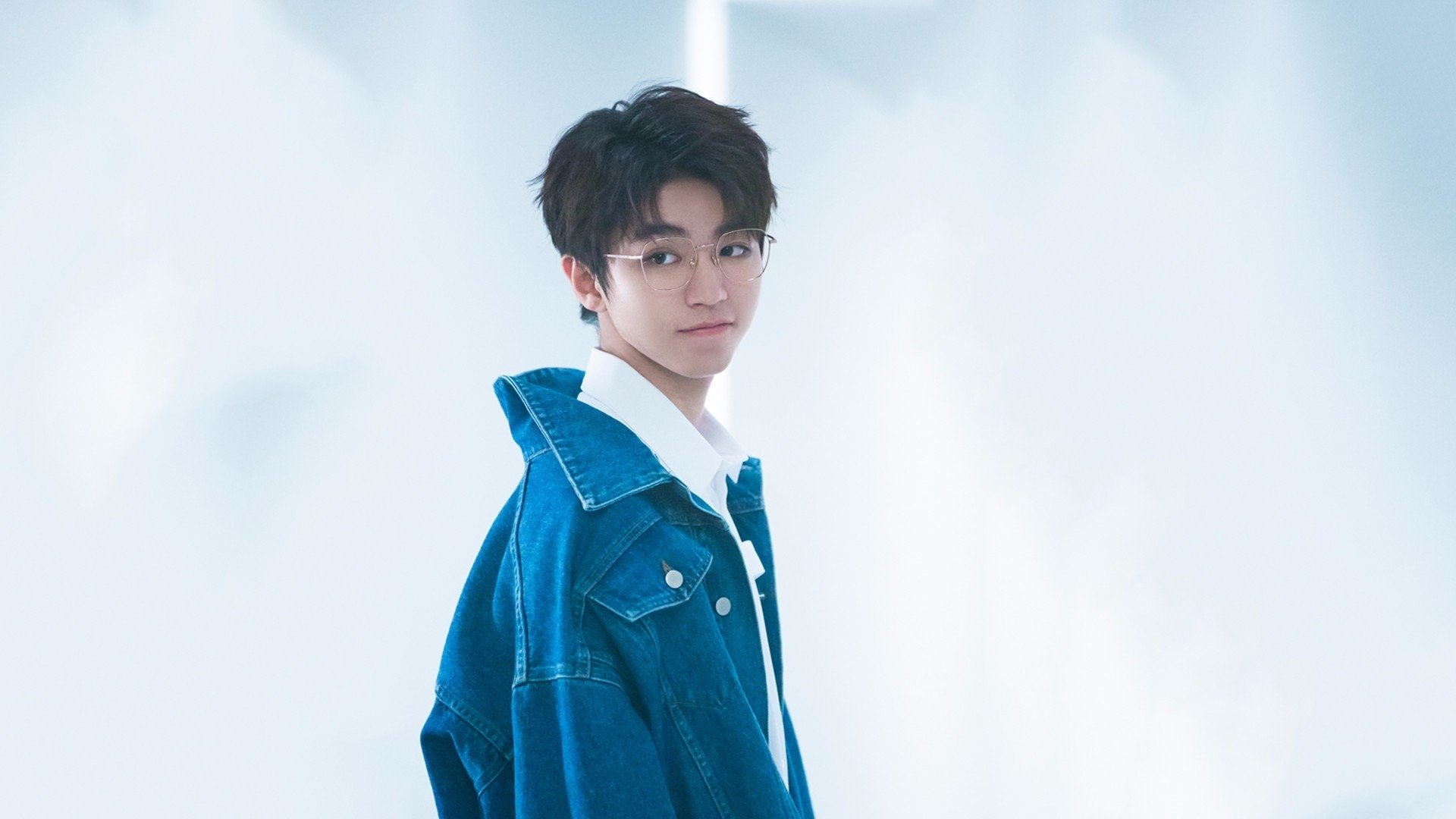 九游网页版官网-德甲精彩，教练分析战术变化，德甲冲撞教练