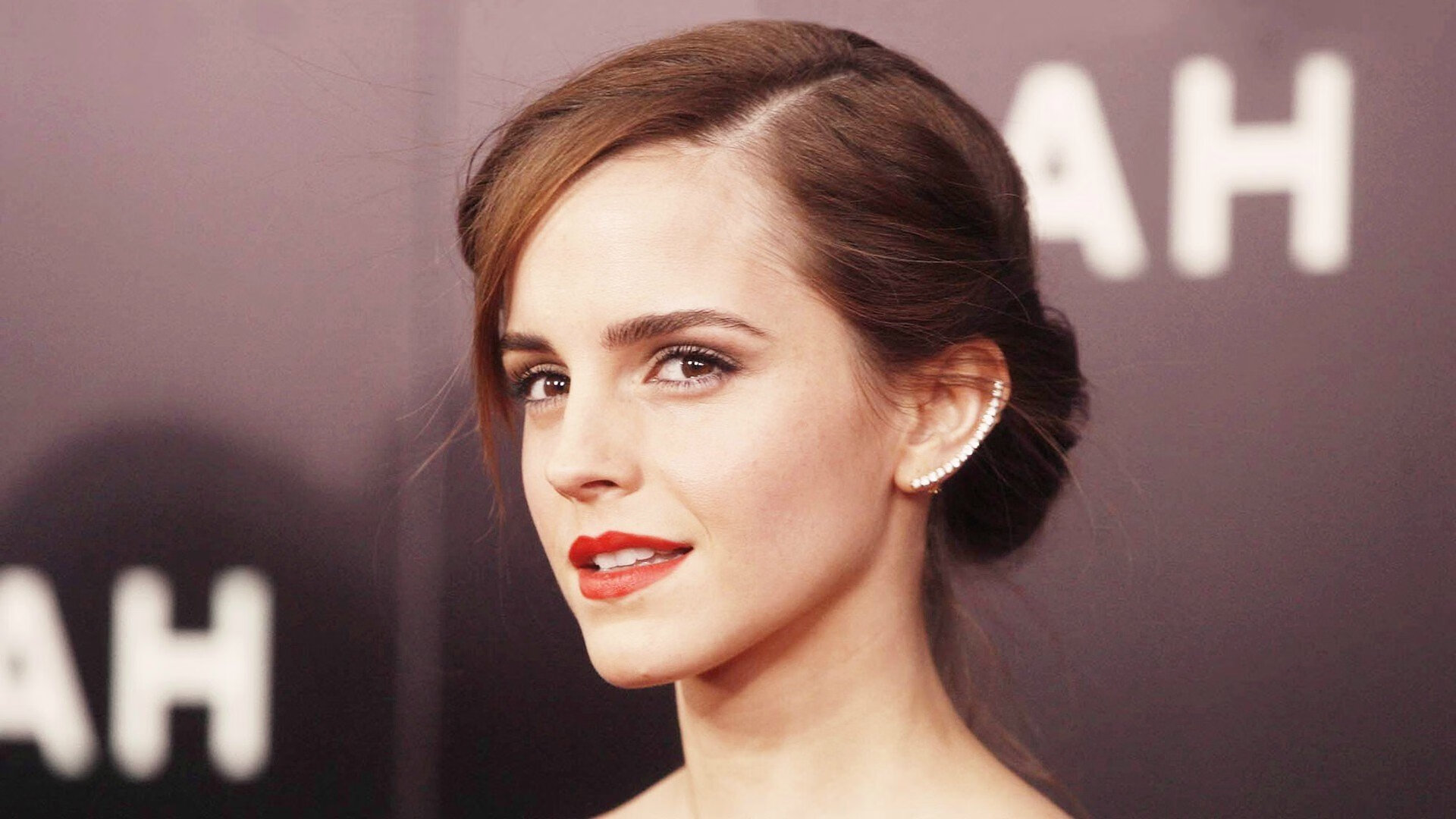 九游登录中心-球迷狂欢：主场氛围引爆全场的精彩瞬间，球迷活动