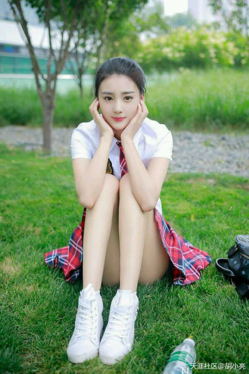 JIUYOU GAMING-球场外的故事：运动员的生活点滴和成长经历，描写球场上运动员风采