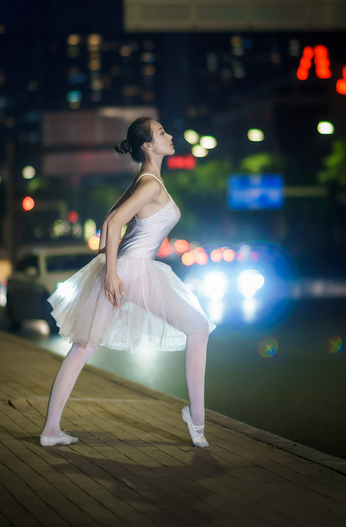 九游sports-阿贾克斯青训新秀表现亮眼，冲击联赛冠军，阿贾克斯青训评定球员标准