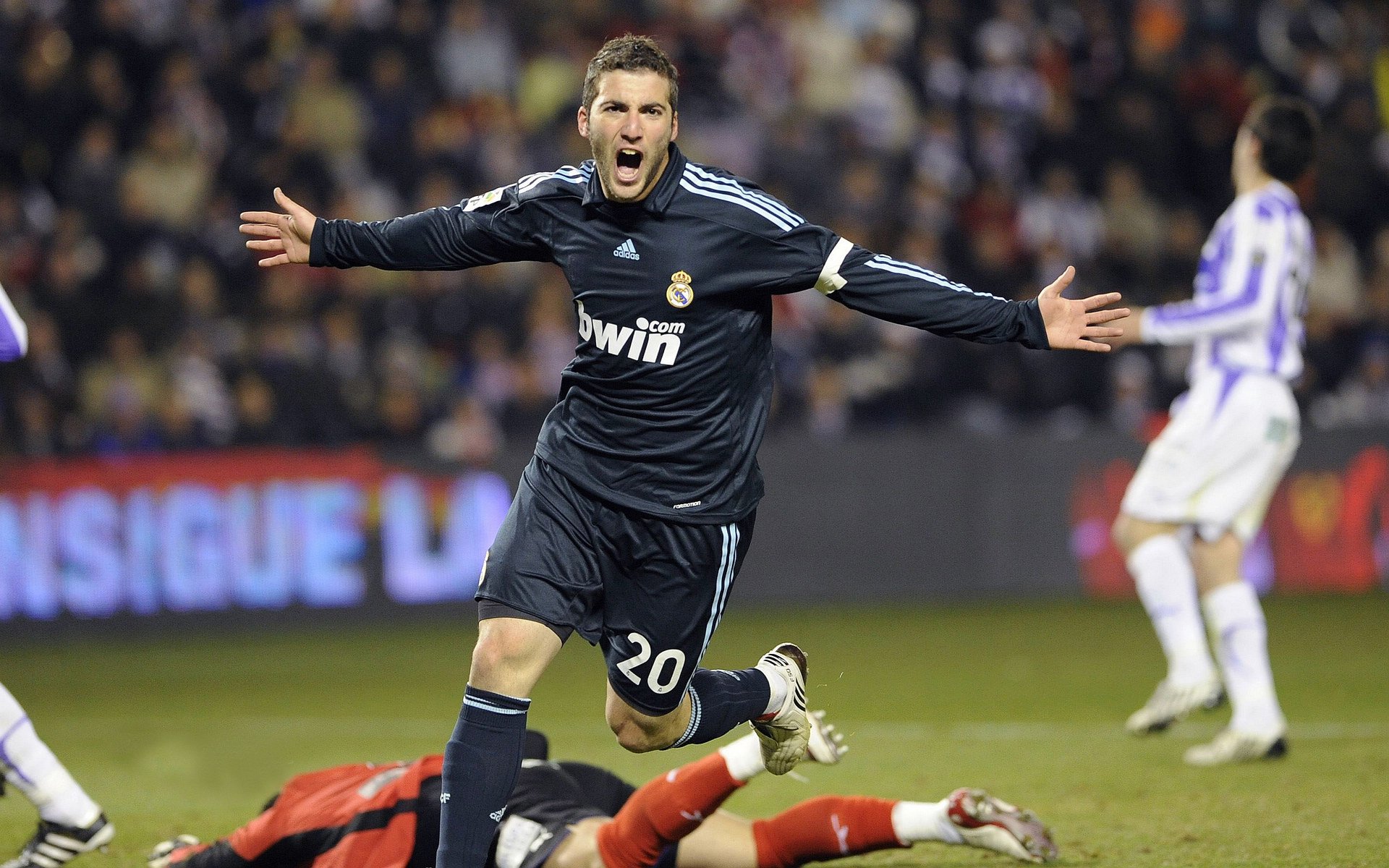 Jiuyou-美洲杯明星大放异彩：突破、盘带、射门，样样精彩，美洲杯有哪些明星